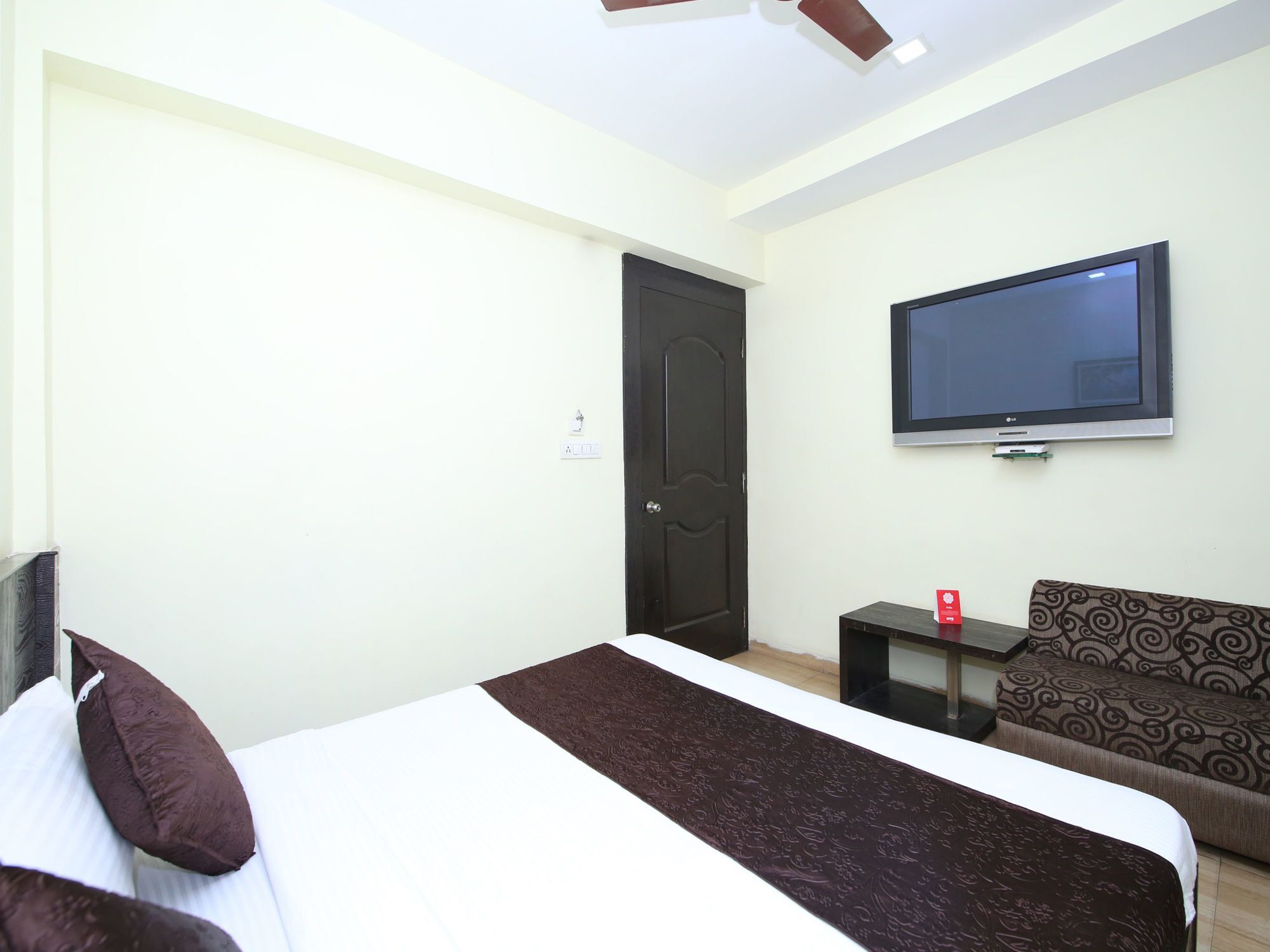 Oyo 2155 Hotel Wardhman Jabalpur Exteriér fotografie