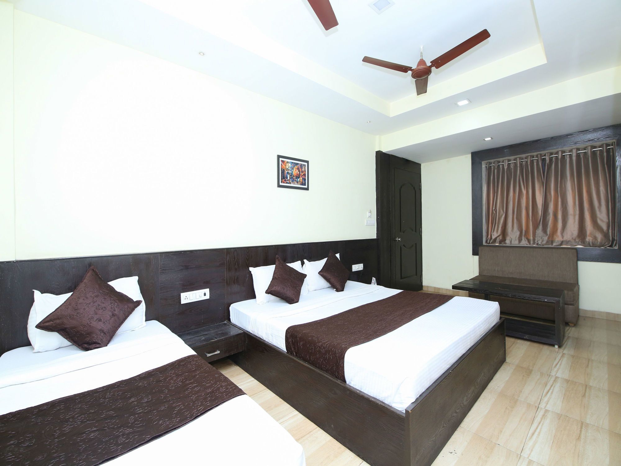Oyo 2155 Hotel Wardhman Jabalpur Exteriér fotografie